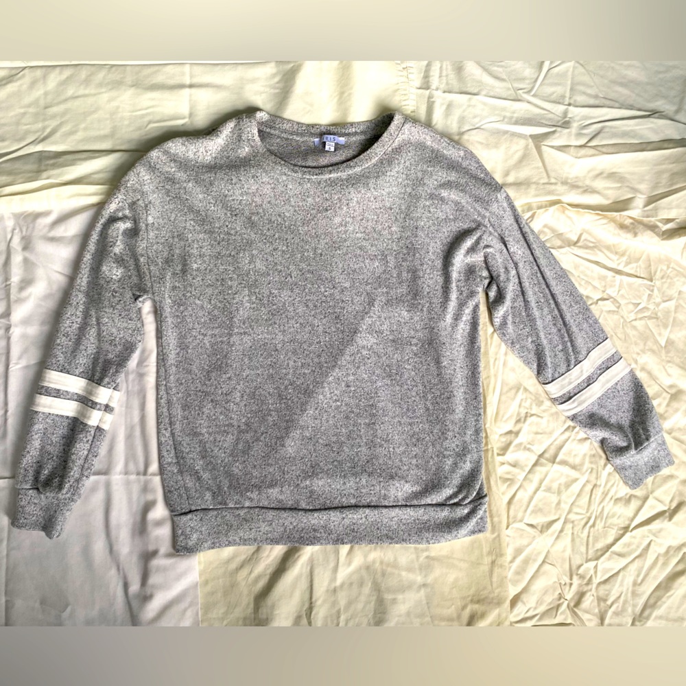Iris Fray Lightweight Sweater with White Accent on Sleeves *Very Soft*